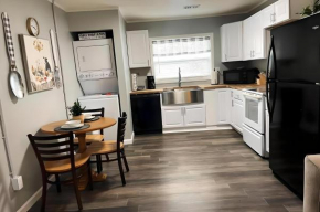 Cozy 1-Bedroom Haven in Knoxville's Heart